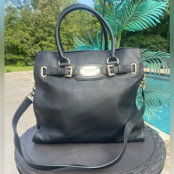 Michael Kors MYSTERY BOX BAGS WALLETS AND CHARM Listing for a Live Show or offer - Picture 4 of 8